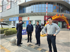 漳州港開發區紀委書記牛春忠攜同交警、道路規劃等相關部門人員蒞臨中閩百匯漳州港店